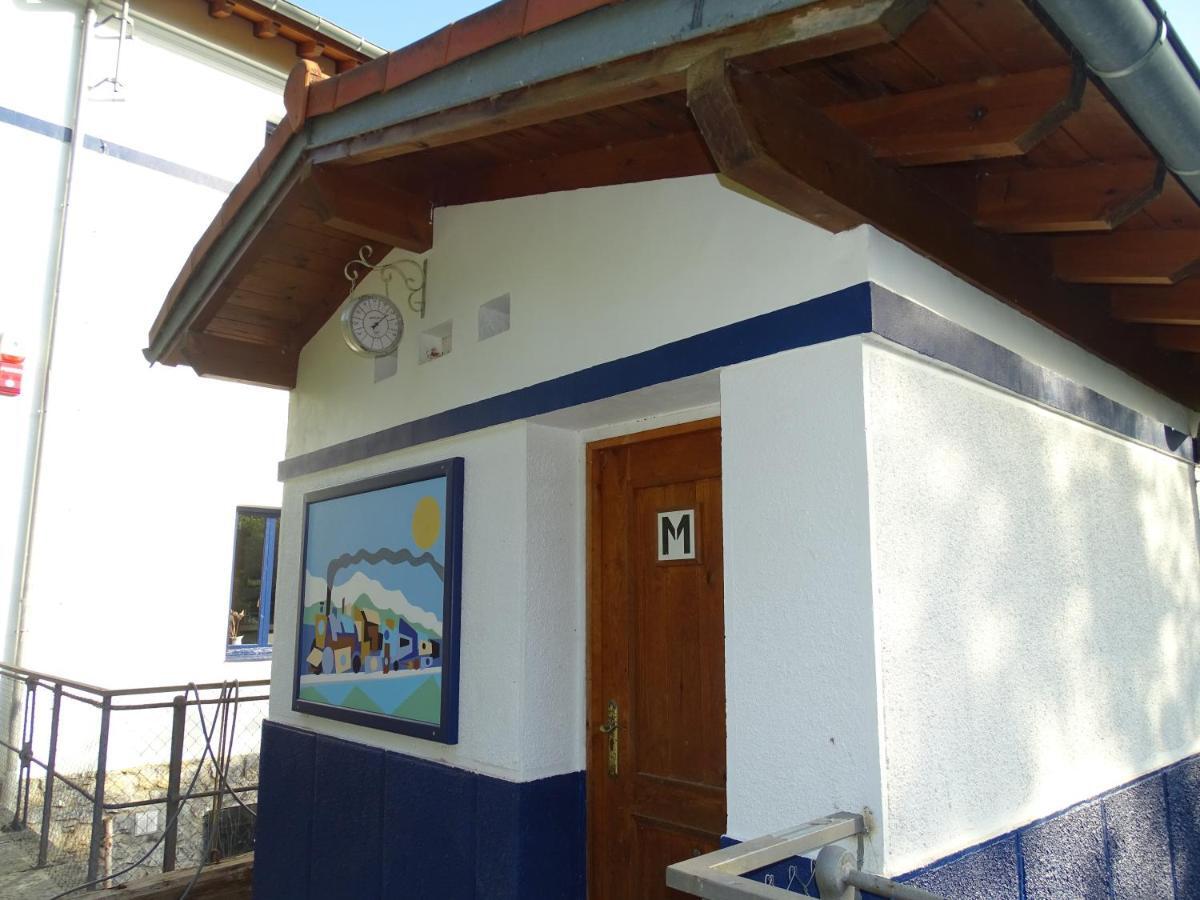 Castro Urdiales - La Vieja Estacion - Cerca De Bilbao Guest House Exterior foto